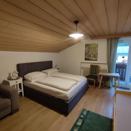 Garni Hattlerhof B&B Brunico Bagian luar foto