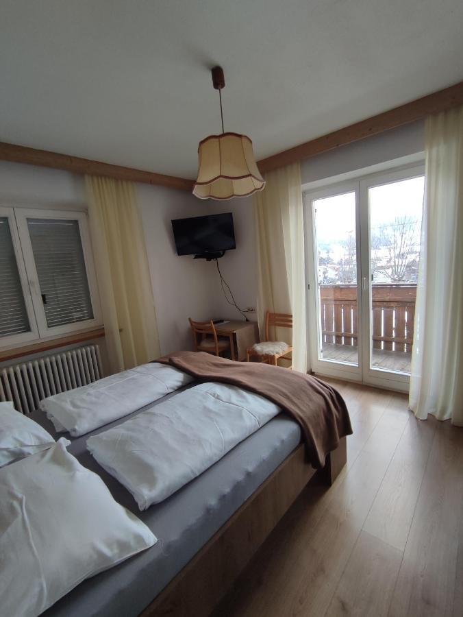 Garni Hattlerhof B&B Brunico Bagian luar foto