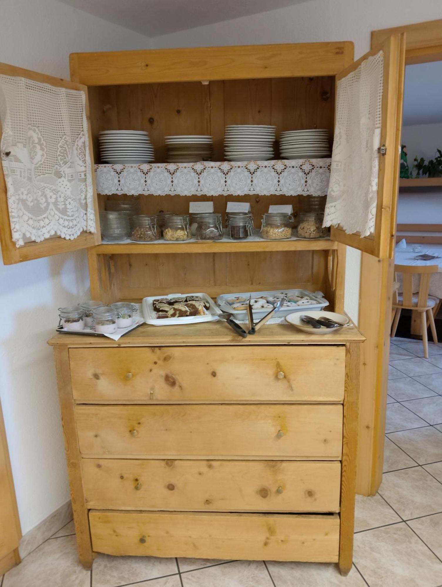 Garni Hattlerhof B&B Brunico Bagian luar foto