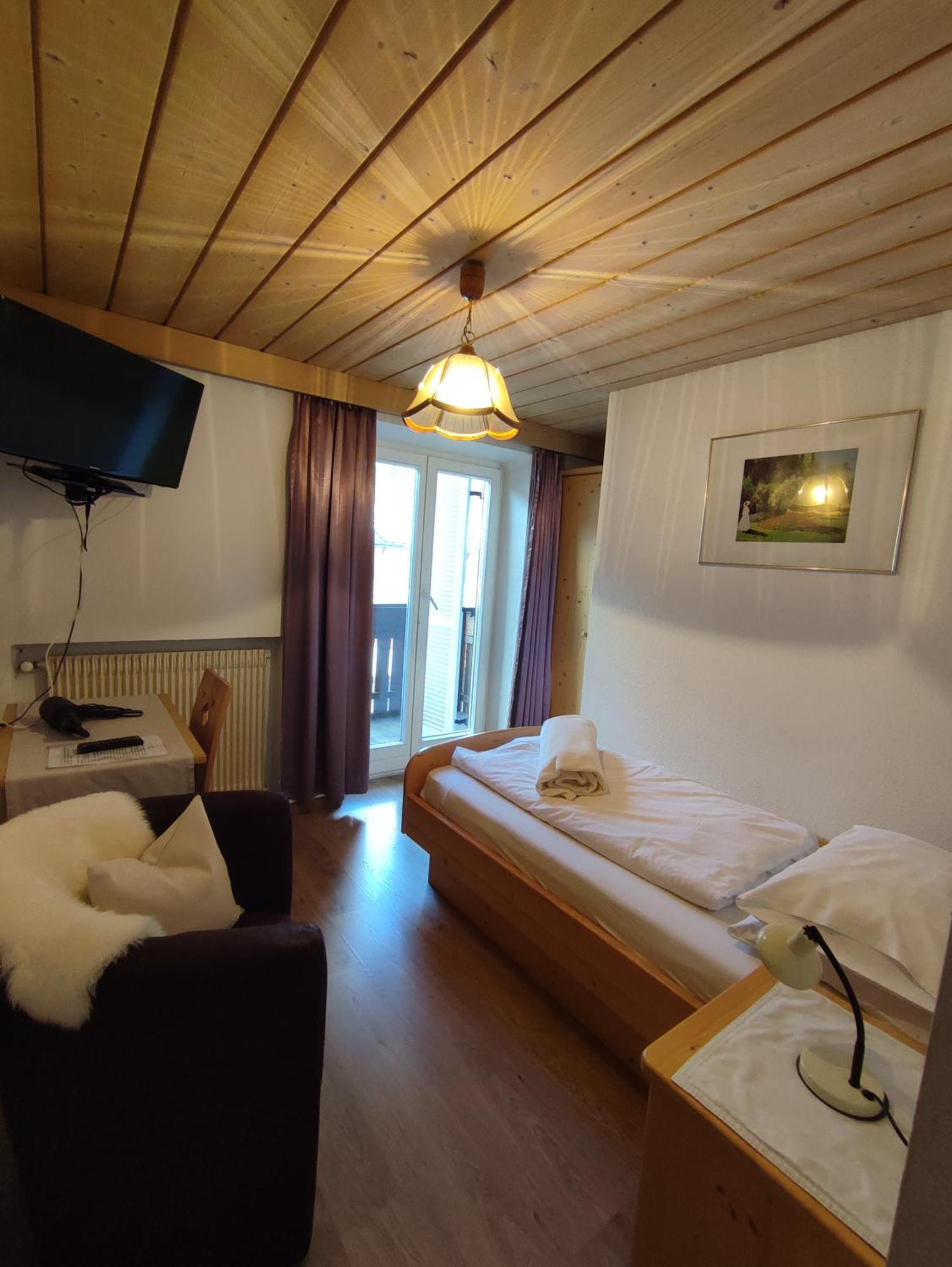 Garni Hattlerhof B&B Brunico Bagian luar foto