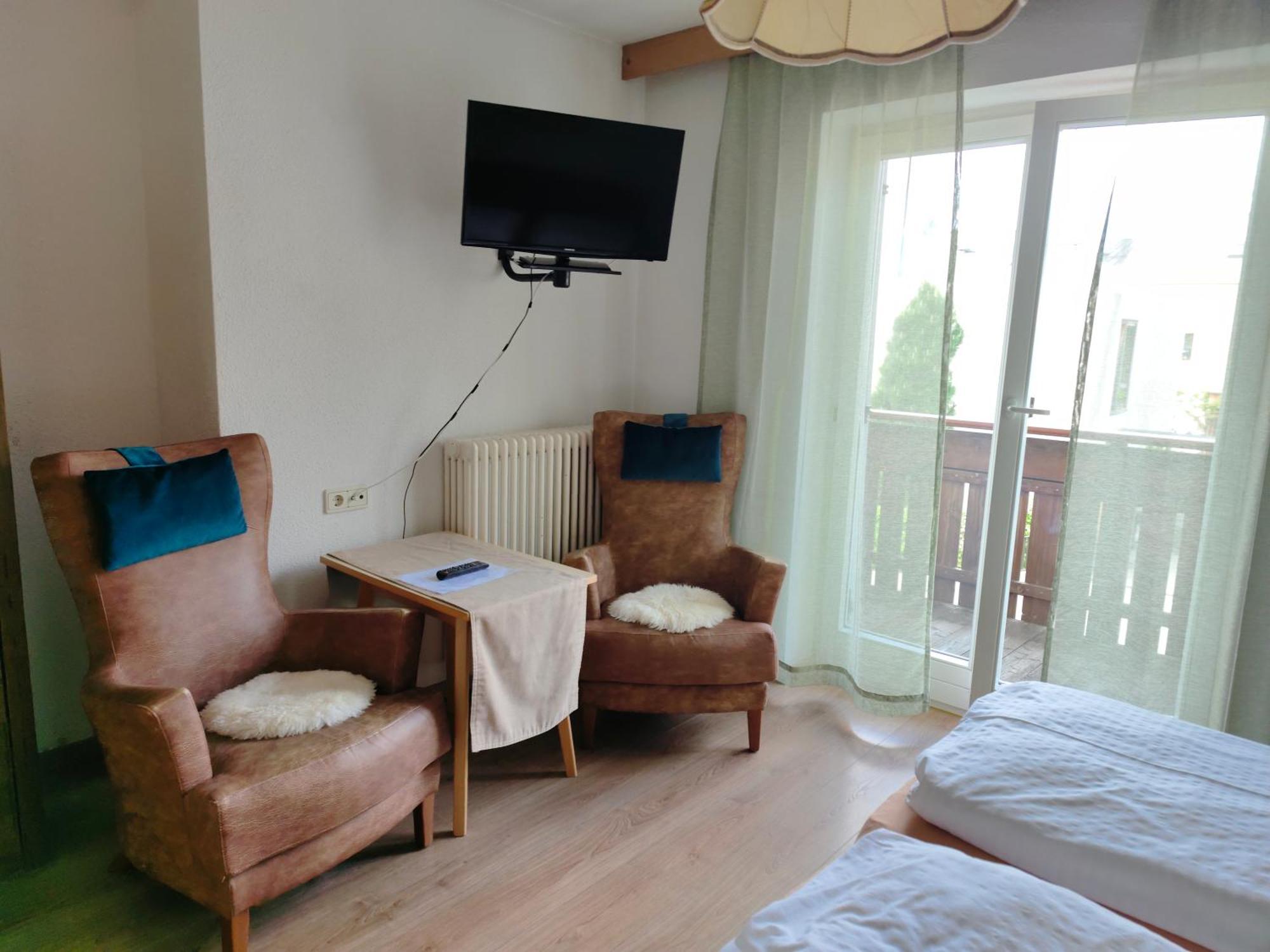 Garni Hattlerhof B&B Brunico Bagian luar foto