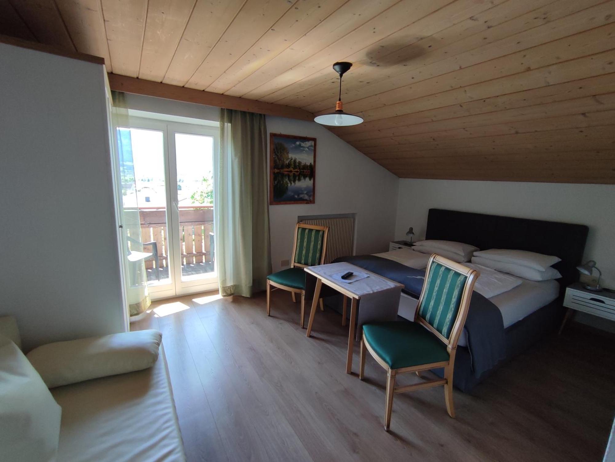 Garni Hattlerhof B&B Brunico Bagian luar foto