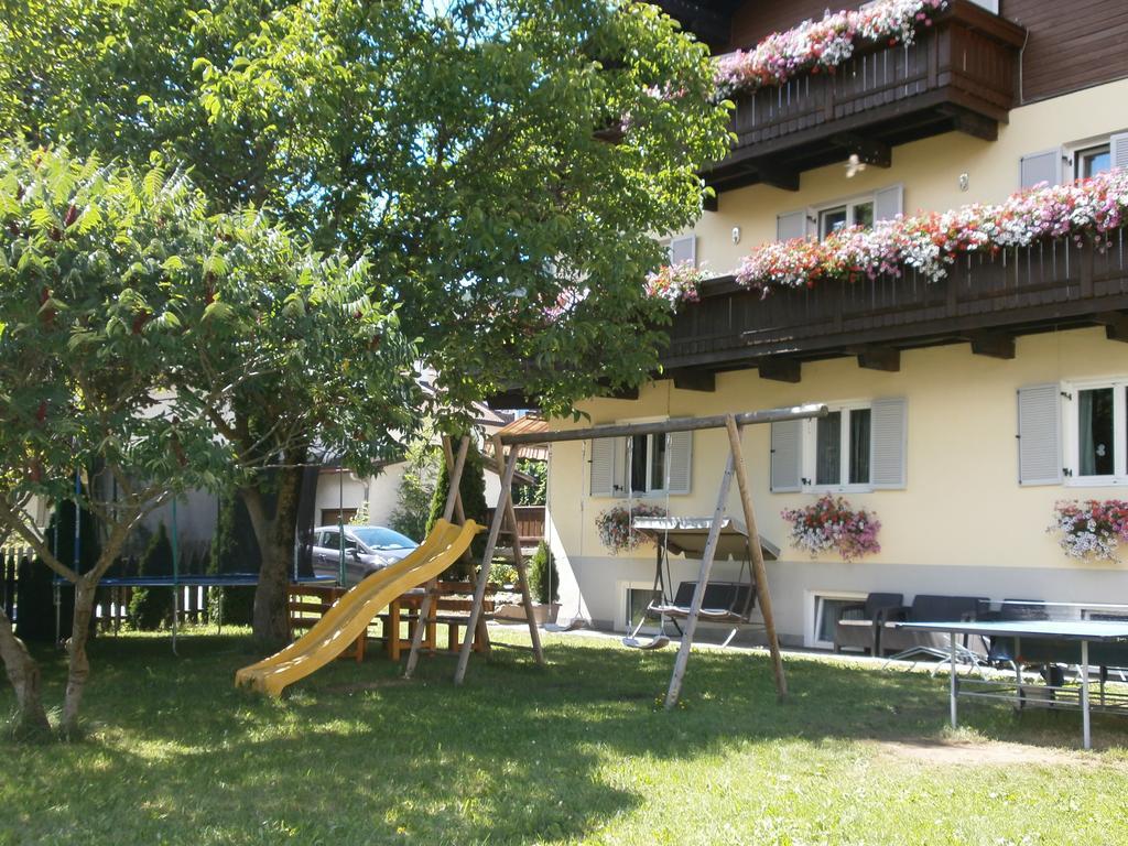 Garni Hattlerhof B&B Brunico Bagian luar foto